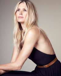 Elle Macpherson Sitting